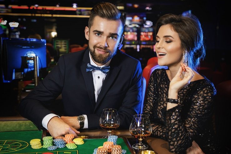 Studio dealer langsung Monopoly Live mpo2112 dengan roda permainan dan dealer profesional